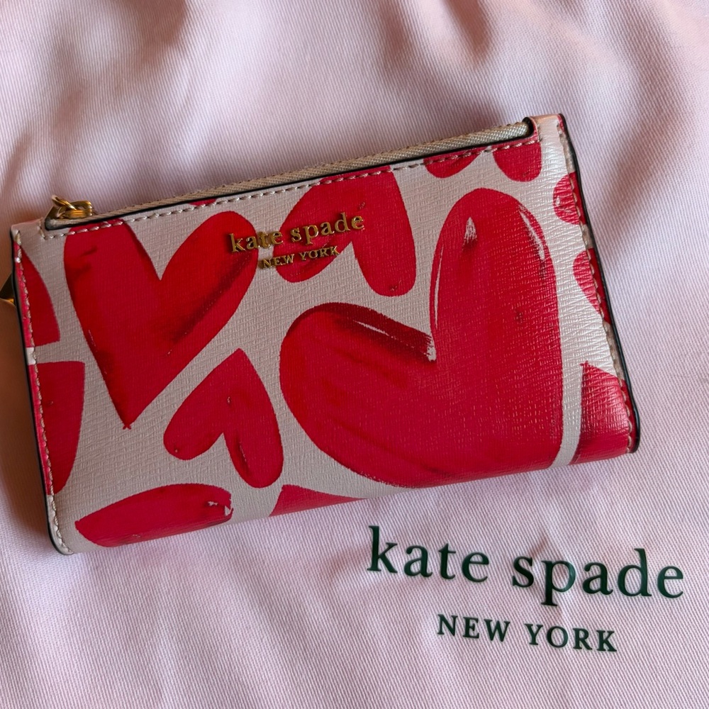Kate Spade New York Spencer Ever Fallen Small Slim Bifold Wallet NWOT 5x3 Hearts